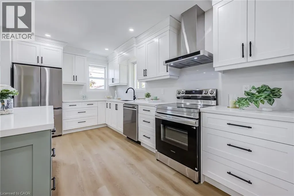 387 EAST 19TH Street Unit# Upper #Upper