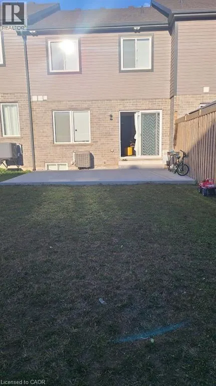 82 RENFREW Street