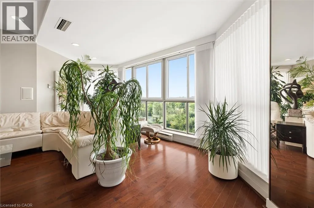 265 WESTCOURT Place Unit# PH9 #PH9