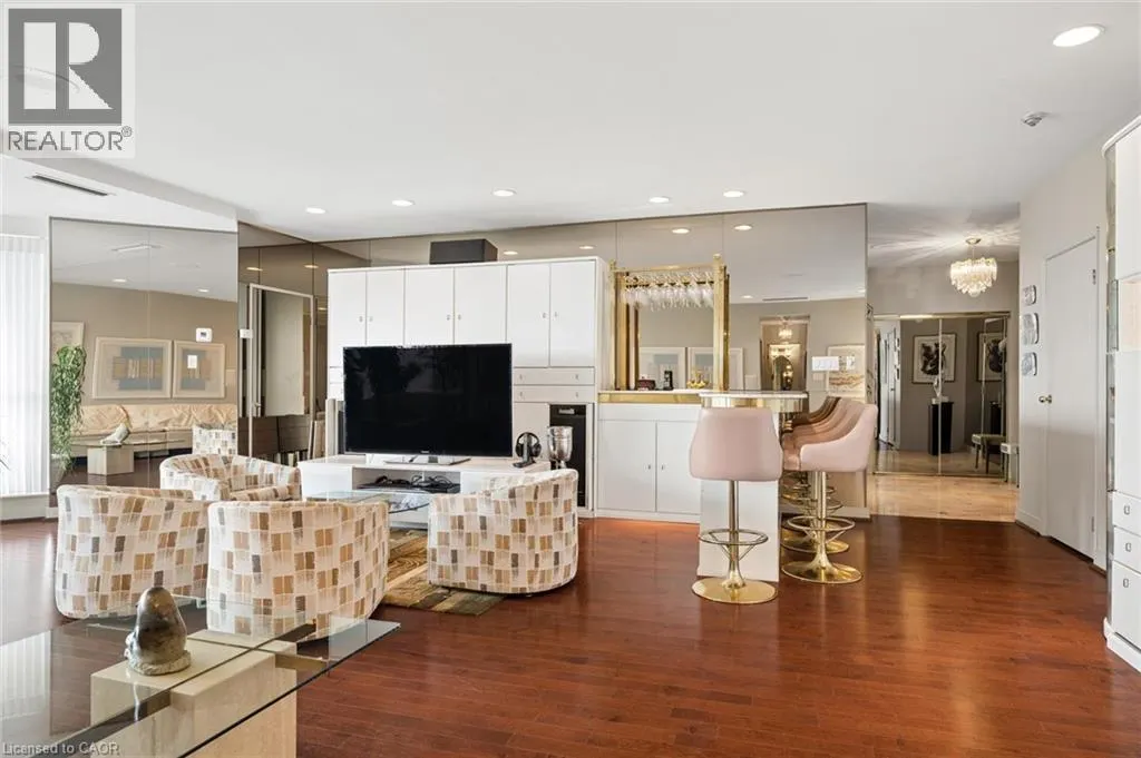 265 WESTCOURT Place Unit# PH9 #PH9