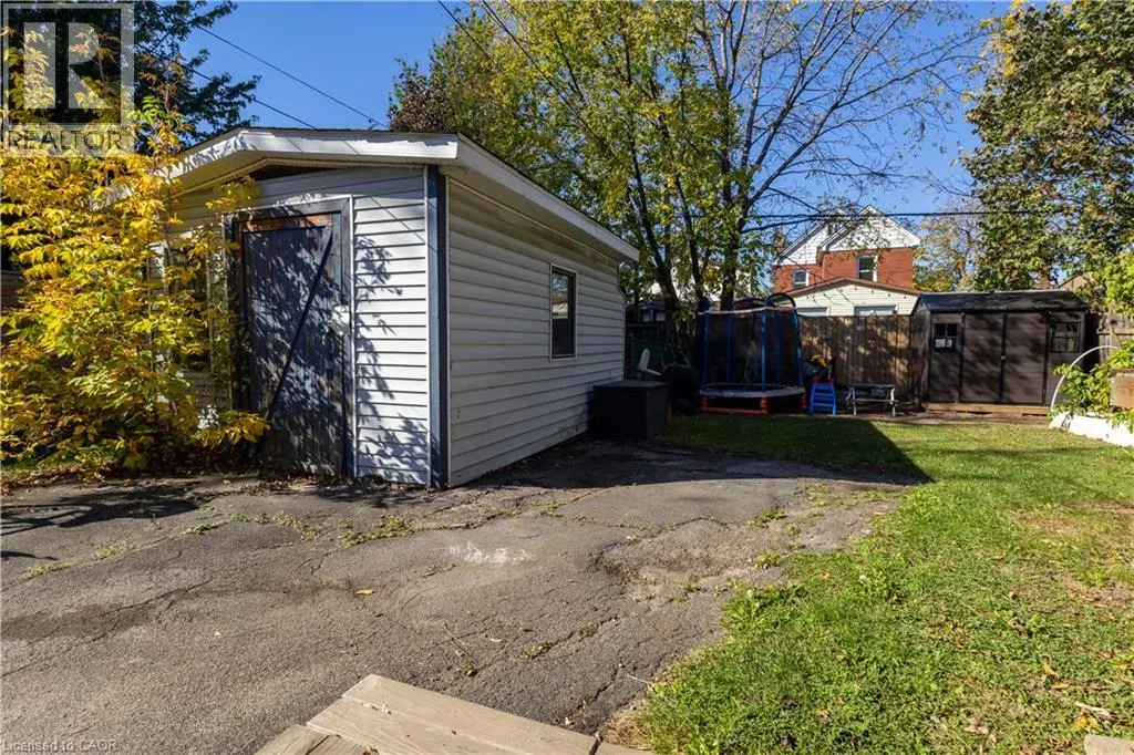 103 TUXEDO Avenue N