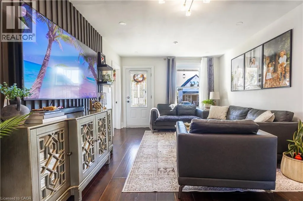 103 TUXEDO Avenue N