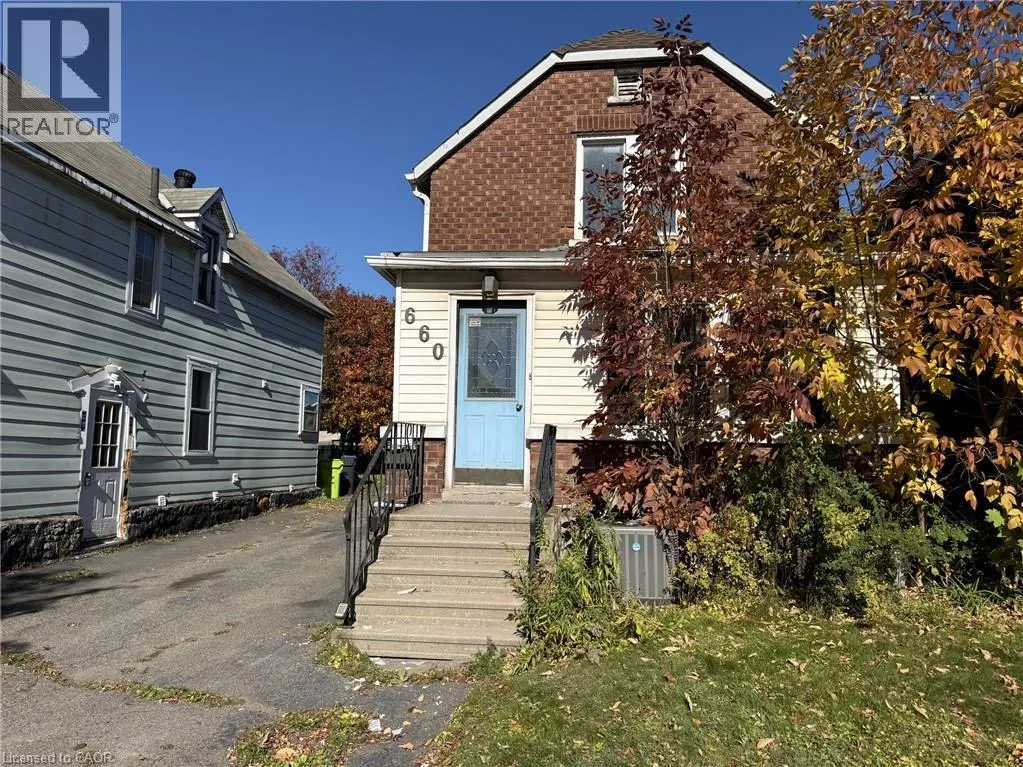 660 QUEEN Street