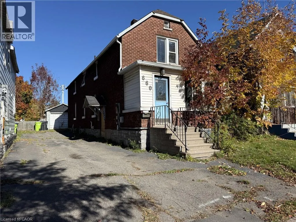 660 QUEEN Street