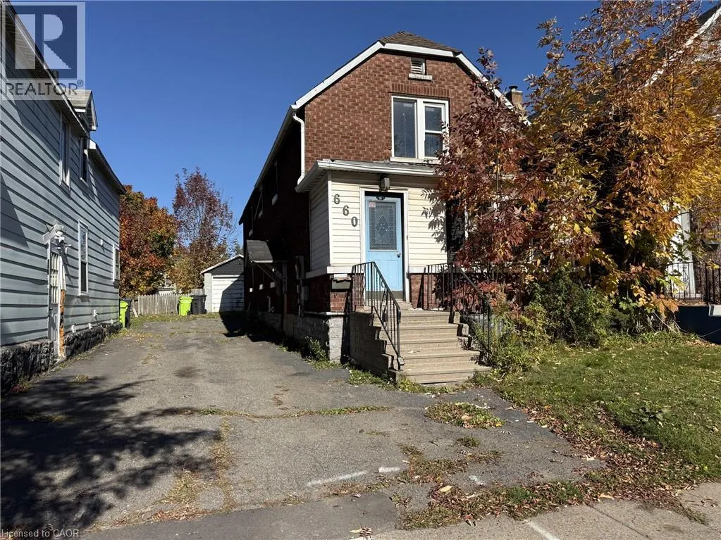 660 QUEEN Street