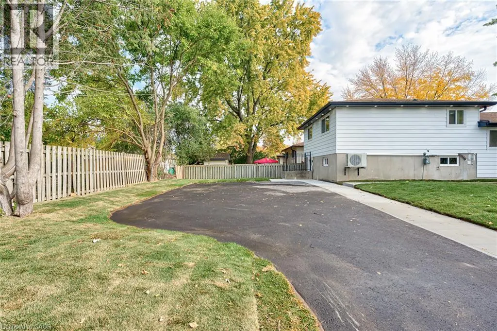 6 HILLSIDE Drive