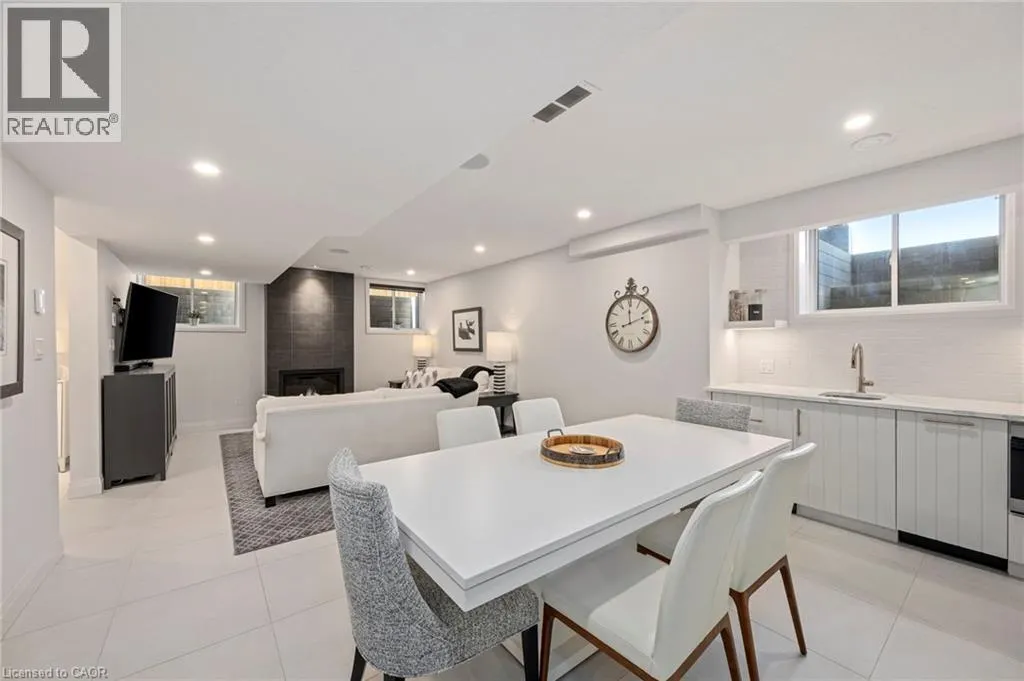 239 FOXBOROUGH Place