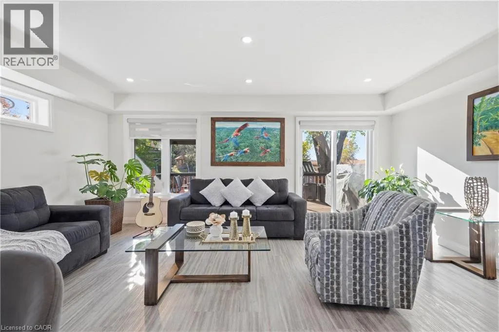 137 ELGIN Street