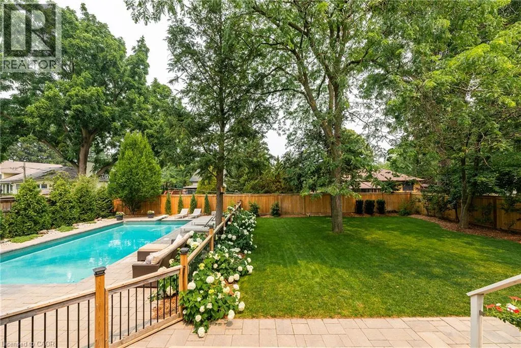 407 MAPLE GROVE Drive