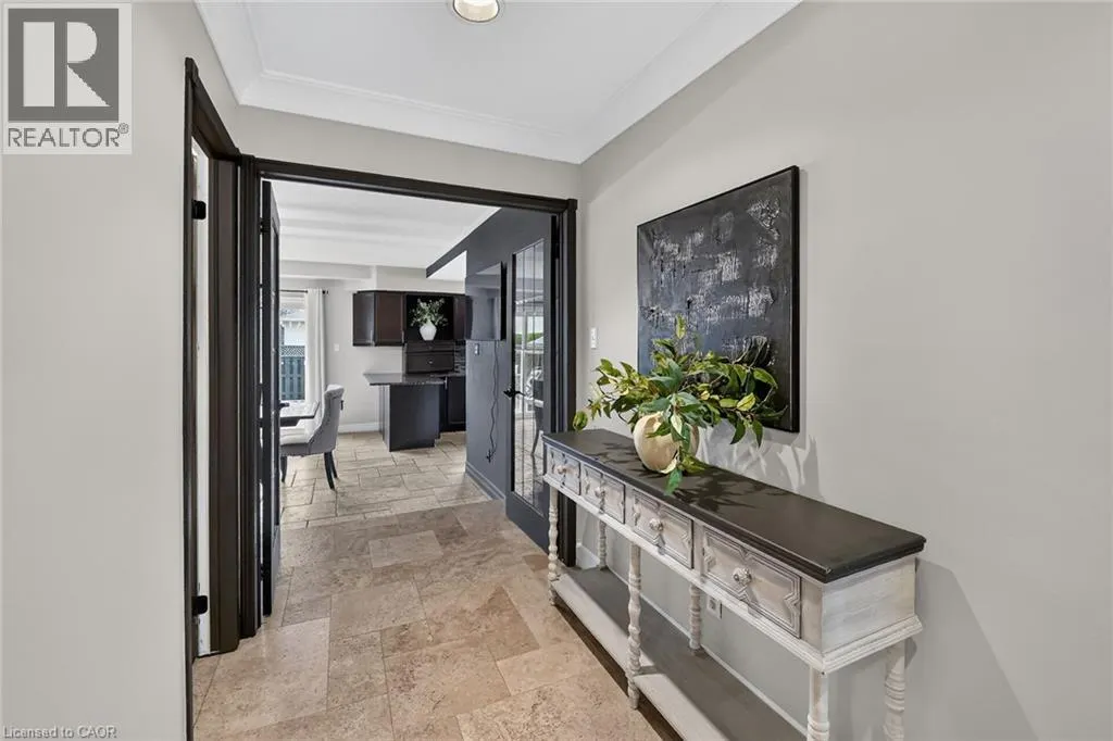 110 COVE Crescent