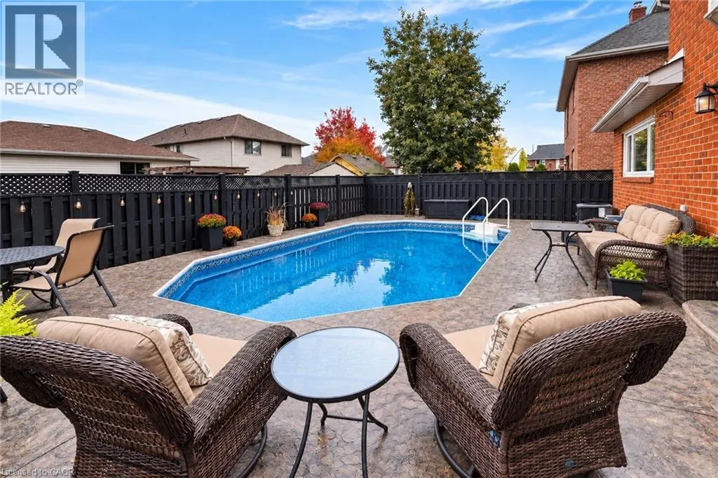 110 COVE Crescent