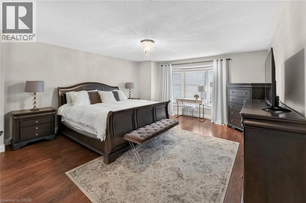 110 COVE Crescent