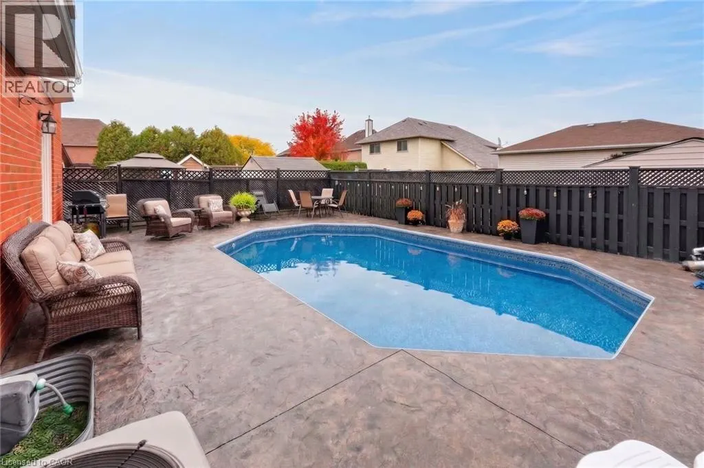 110 COVE Crescent