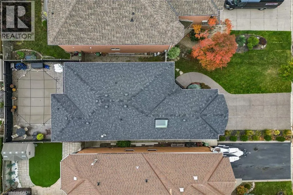 110 COVE Crescent