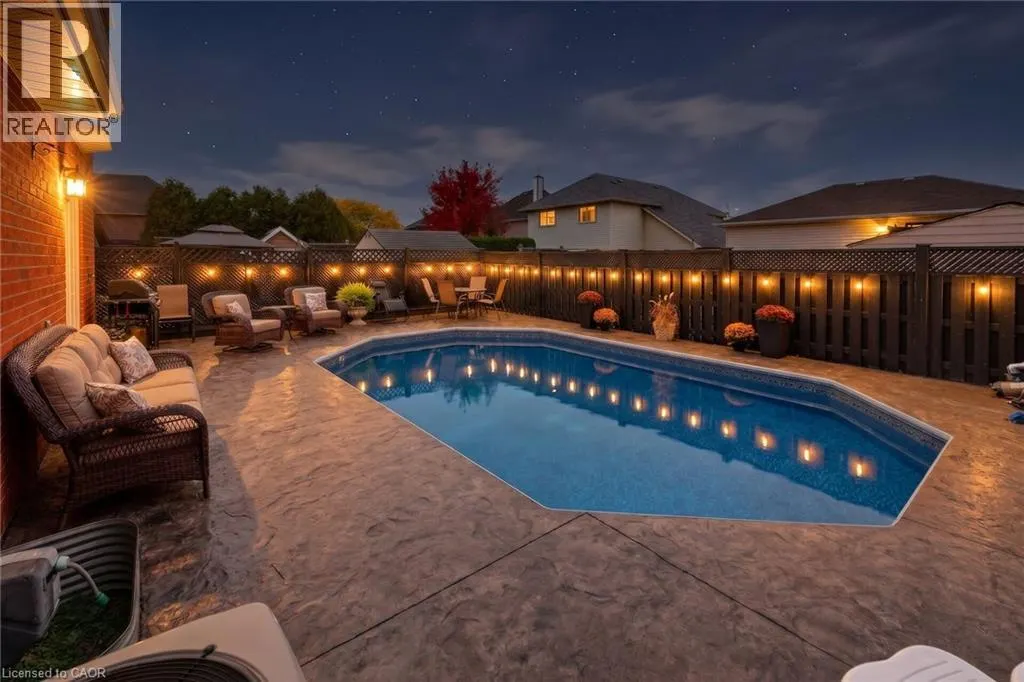 110 COVE Crescent
