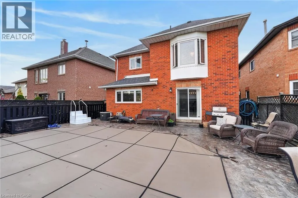 110 COVE Crescent