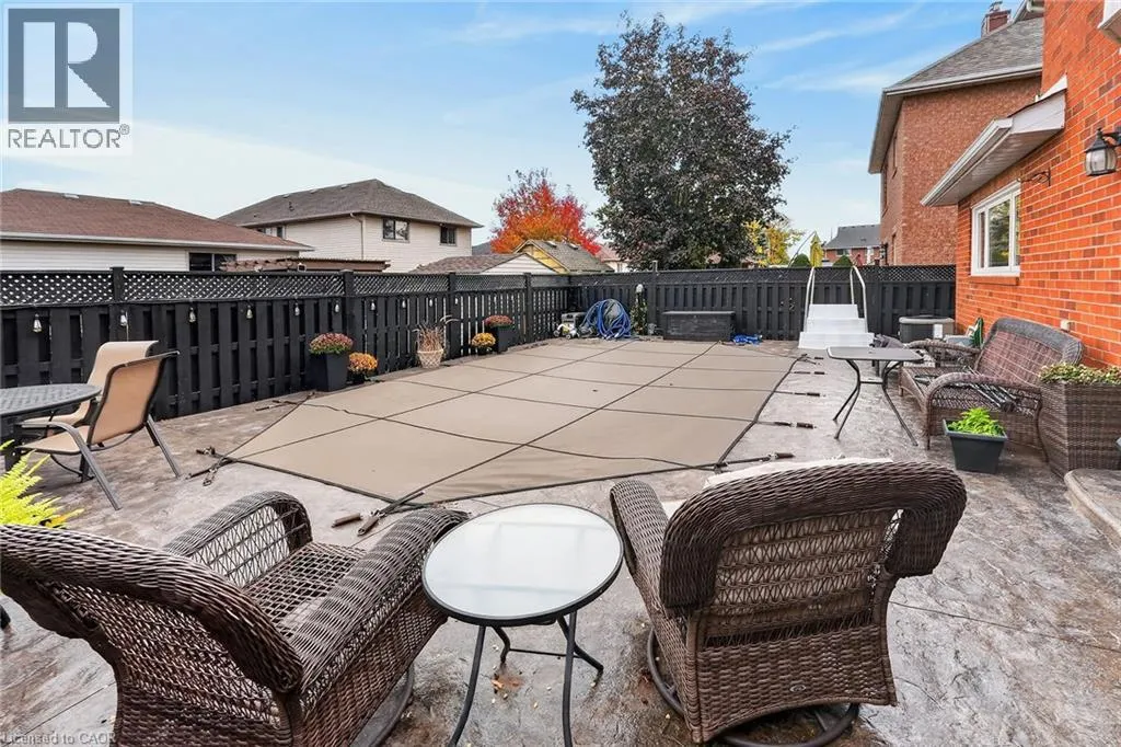 110 COVE Crescent