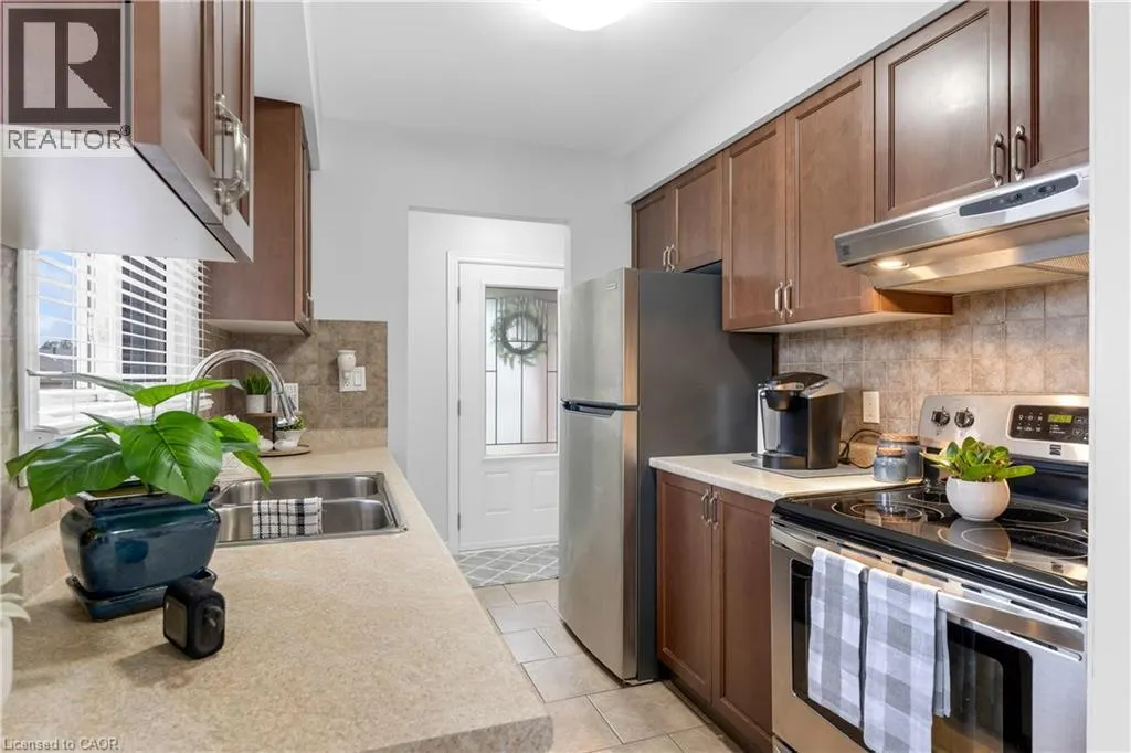 91 GUILDWOOD Drive
