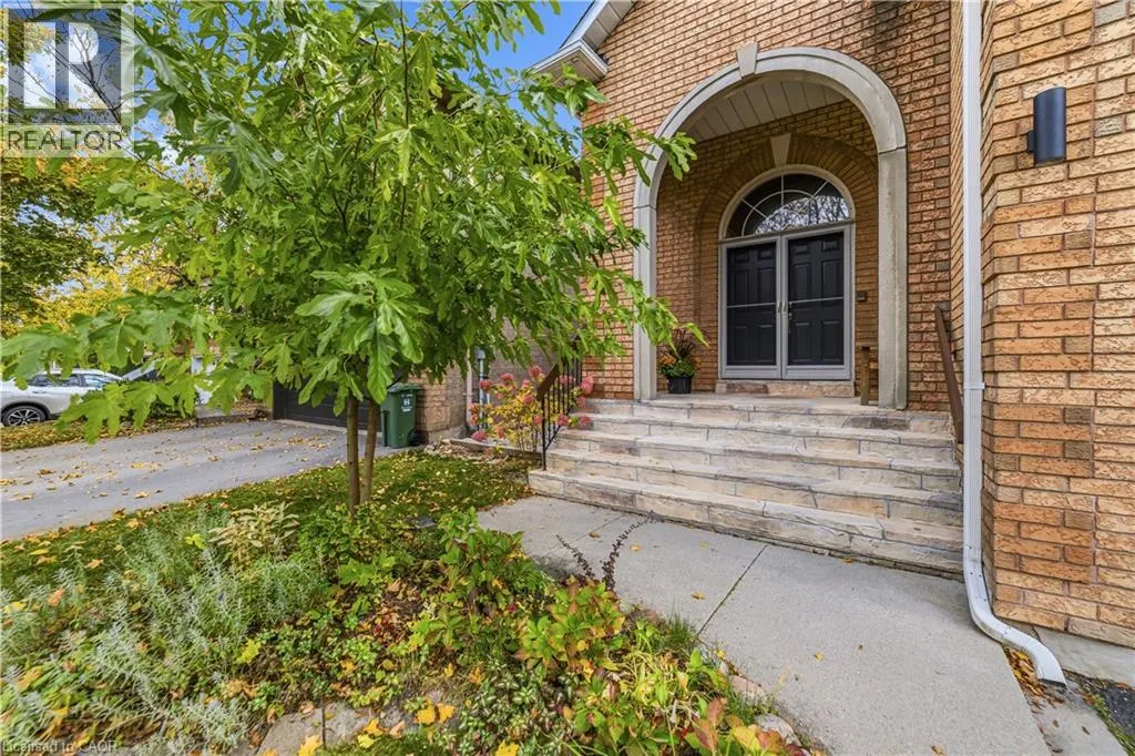 40 BROOKHURST Crescent