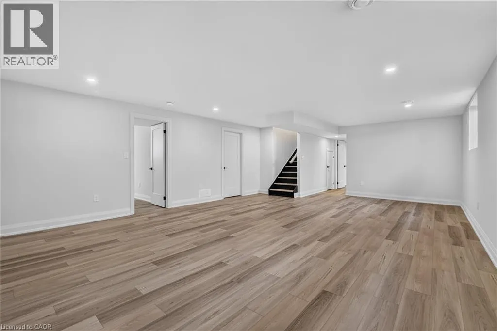 11 OAKLEY Drive
