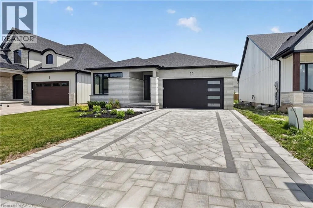 11 OAKLEY Drive