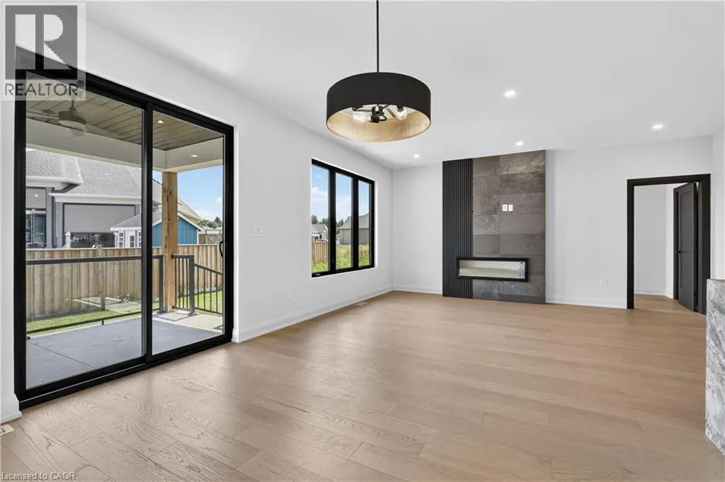 11 OAKLEY Drive