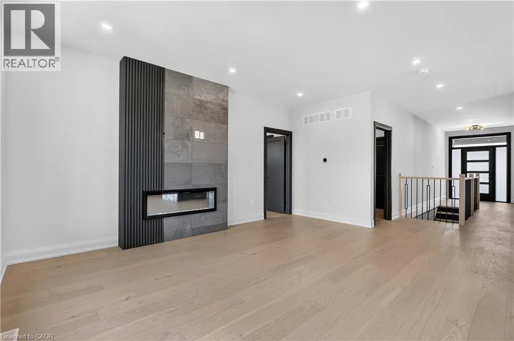 11 OAKLEY Drive