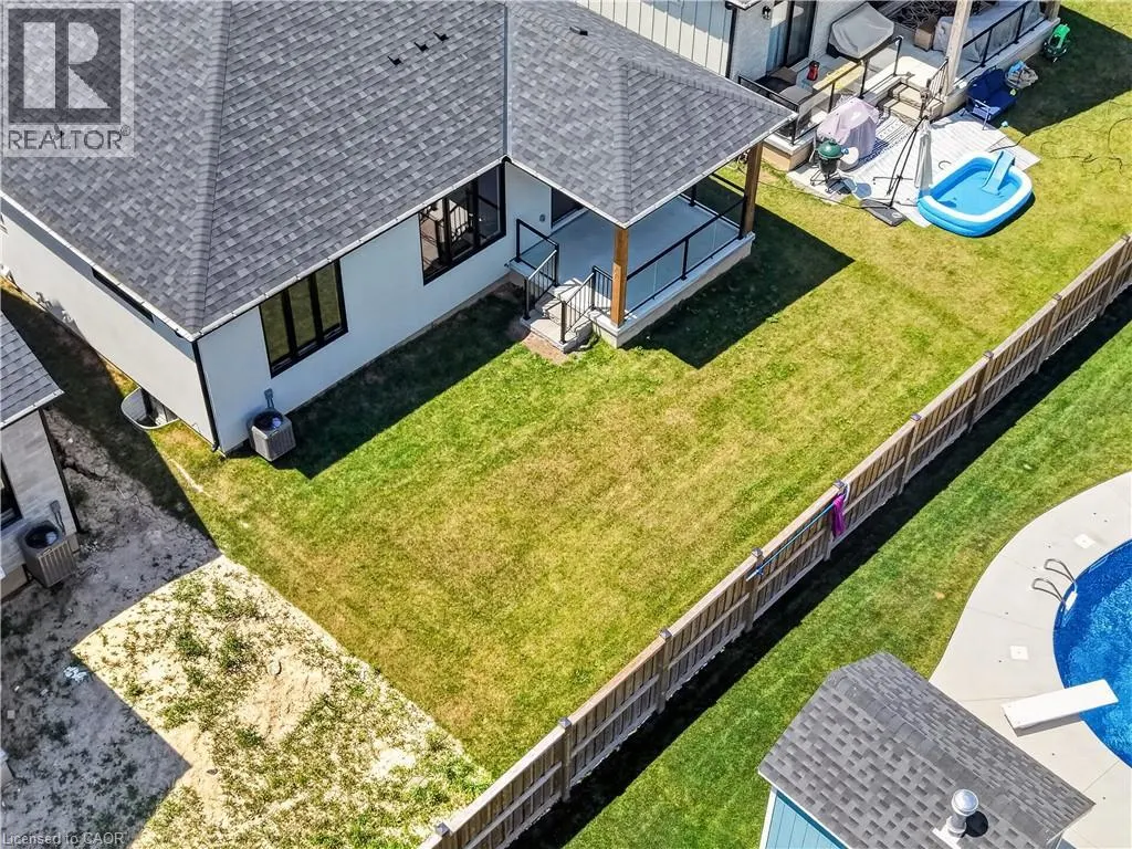 11 OAKLEY Drive
