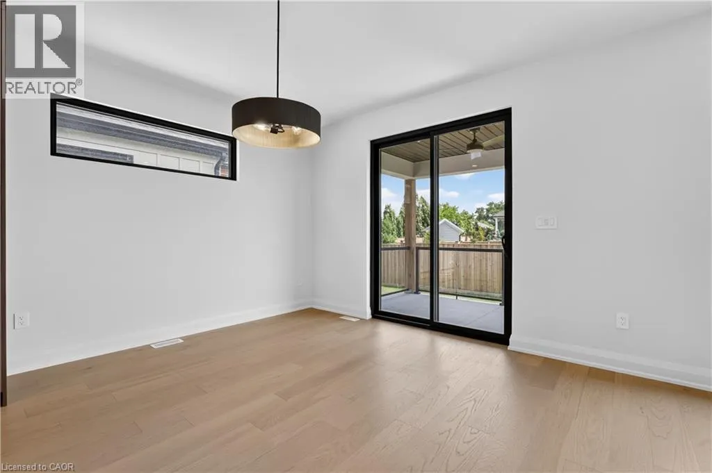 11 OAKLEY Drive