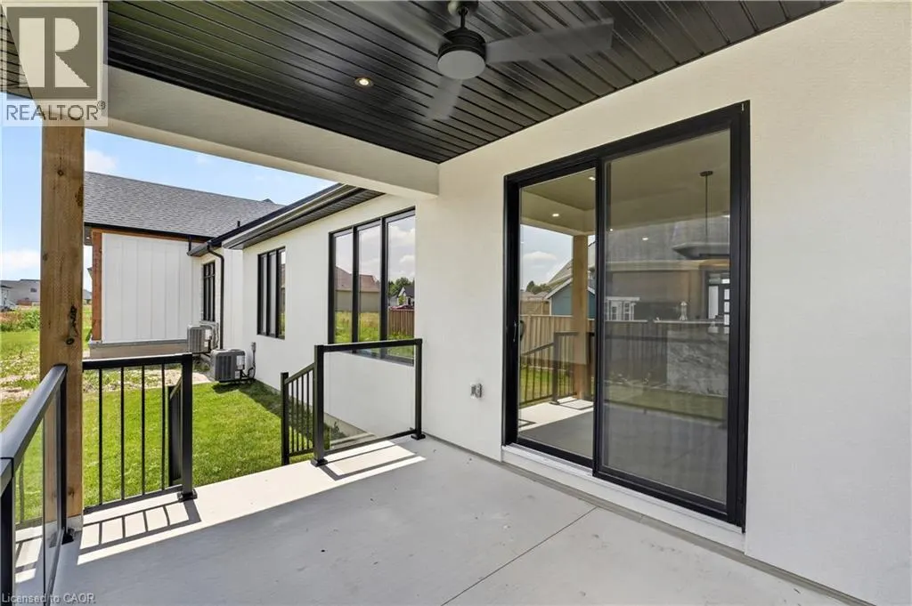 11 OAKLEY Drive