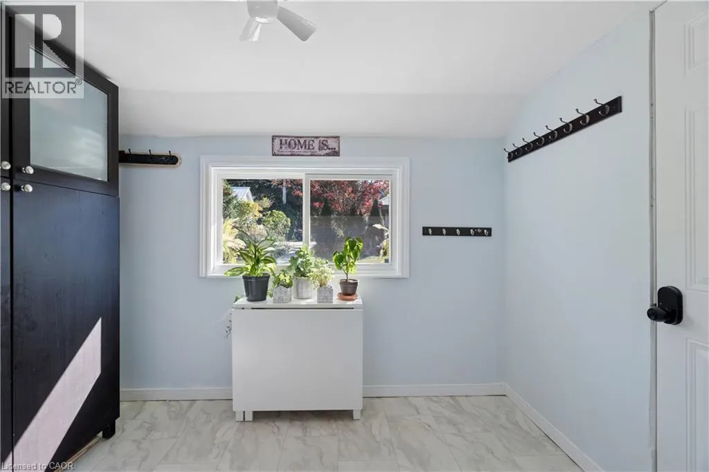 324 DALY Street