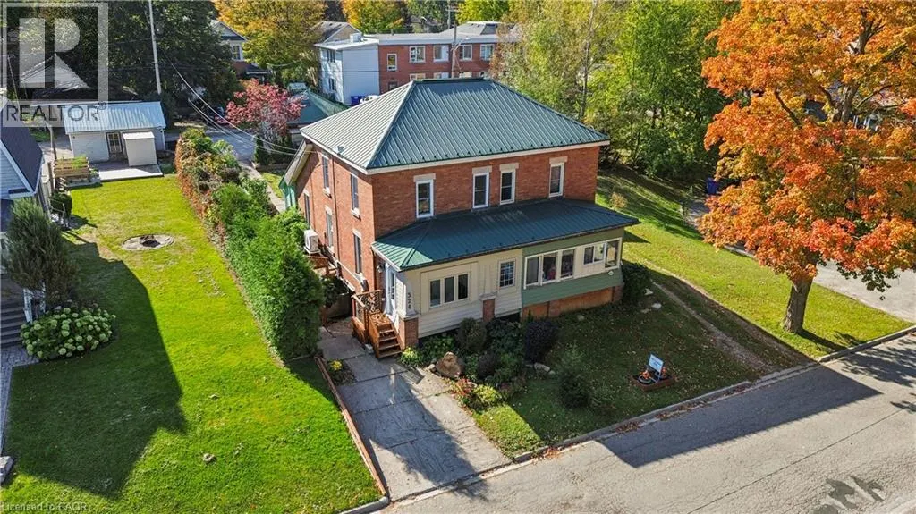 324 DALY Street