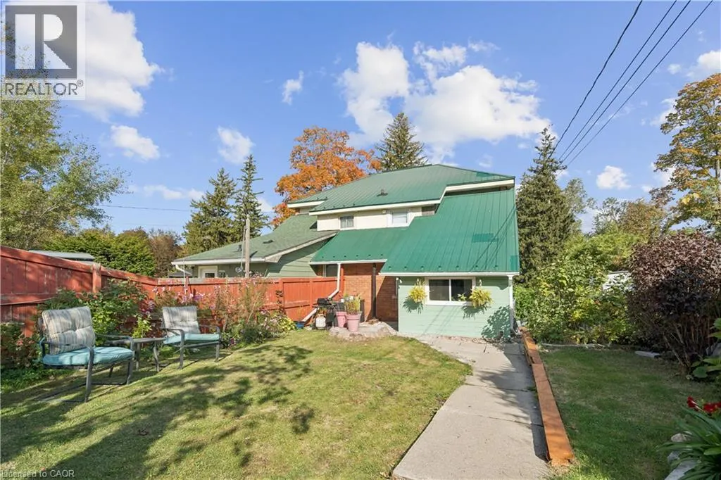 324 DALY Street