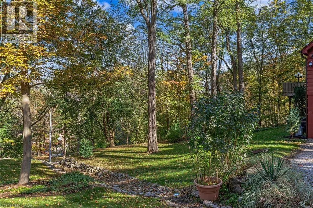 7 HATFIELD Place
