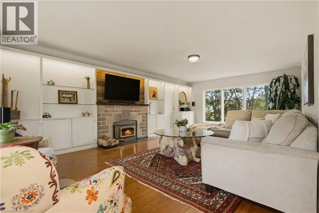 7 HATFIELD Place