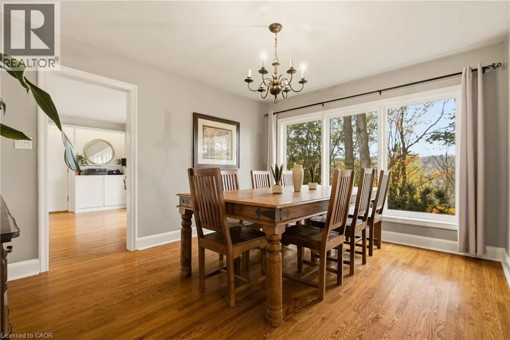7 HATFIELD Place