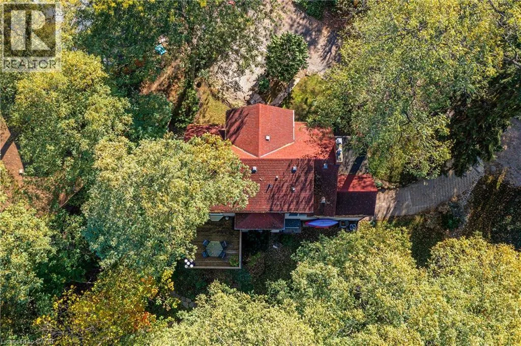 7 HATFIELD Place