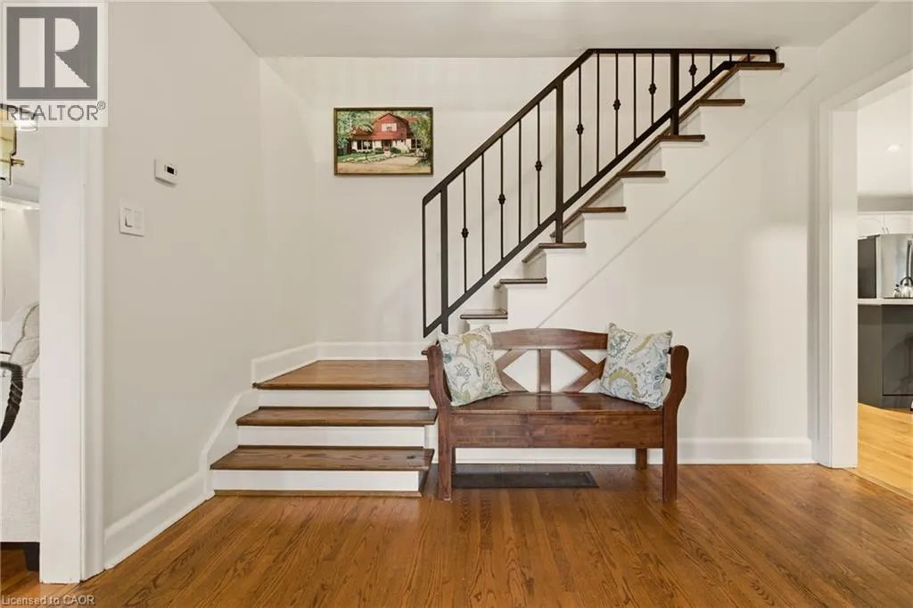 7 HATFIELD Place
