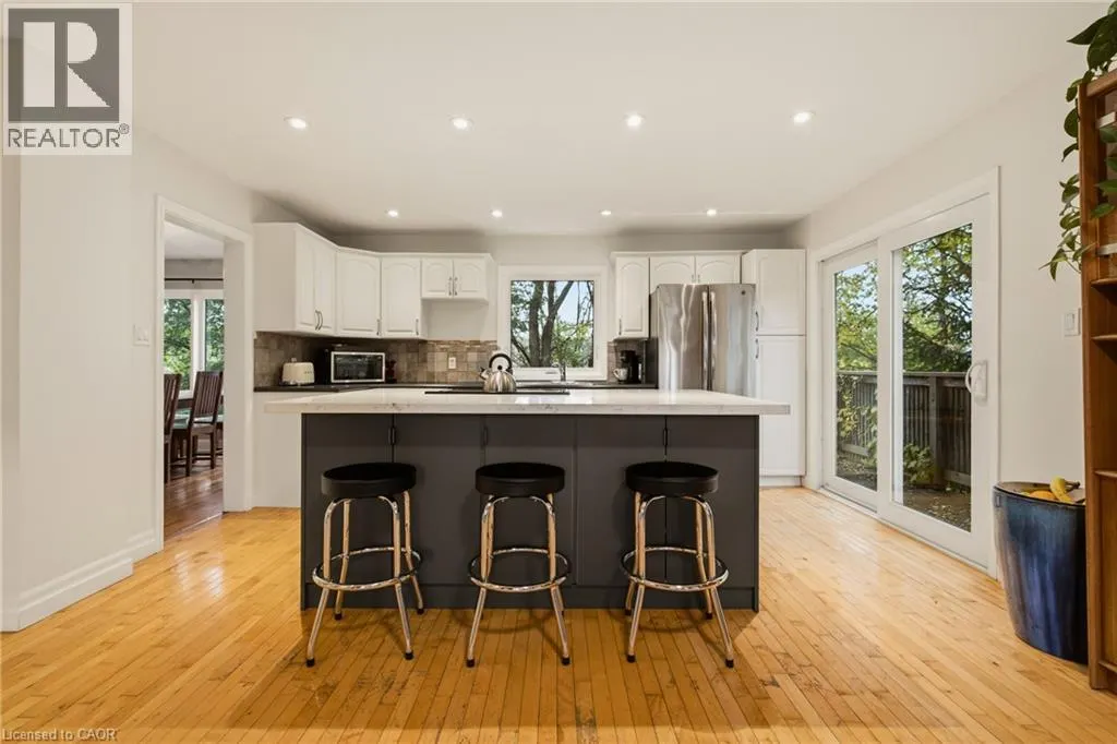 7 HATFIELD Place