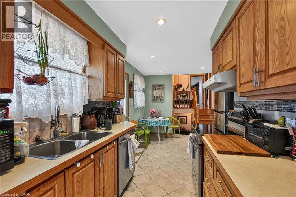 749 UPPER HORNING Road