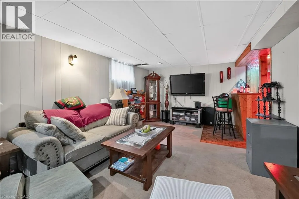 749 UPPER HORNING Road