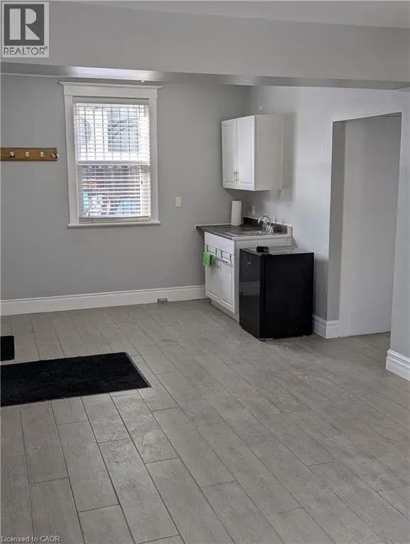 105 GEORGE Street Unit# 1 MAIN FLOOR