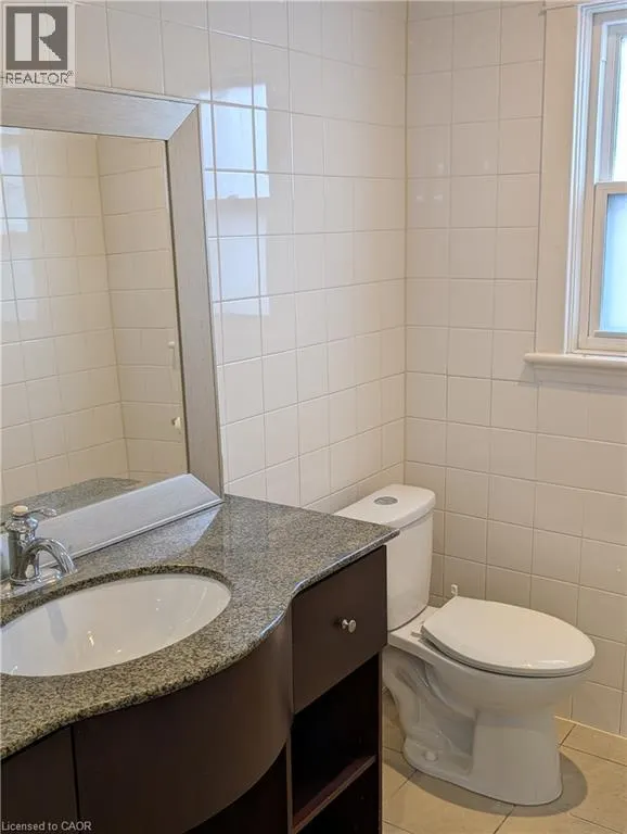 105 GEORGE Street Unit# 1 MAIN FLOOR