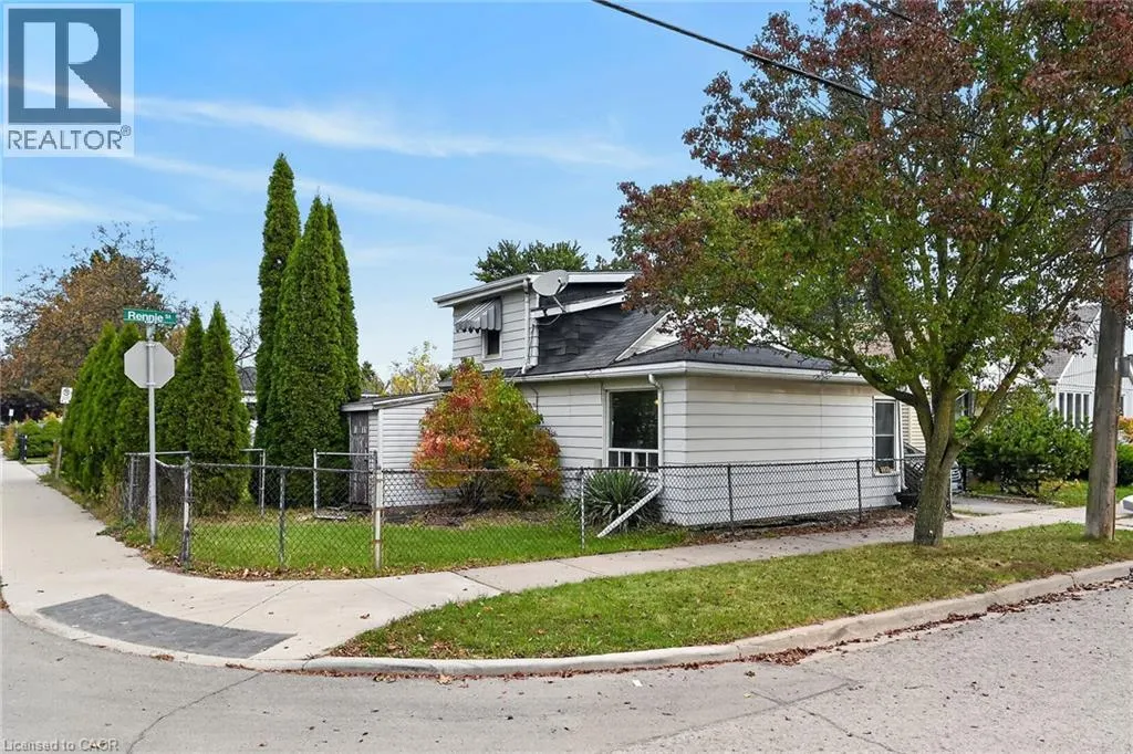 747 RENNIE Street
