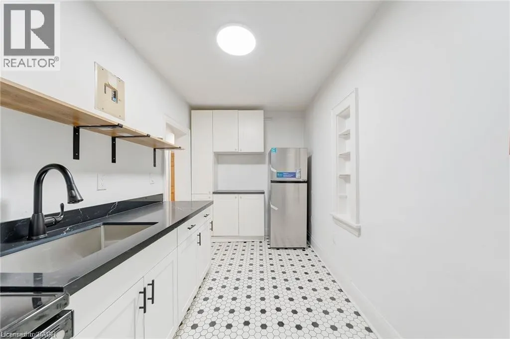 312 ABERDEEN Avenue Unit# 1 #1