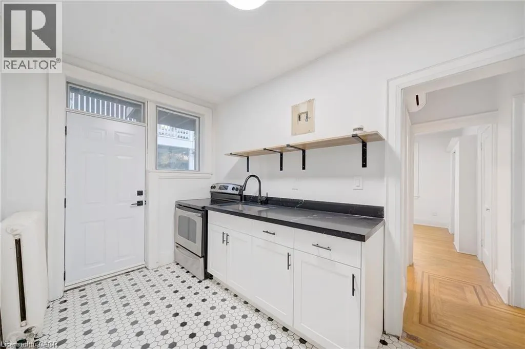 312 ABERDEEN Avenue Unit# 1 #1