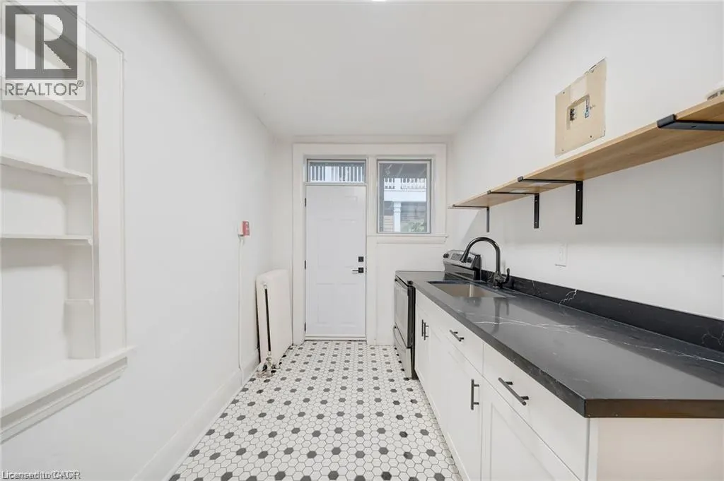 312 ABERDEEN Avenue Unit# 1 #1
