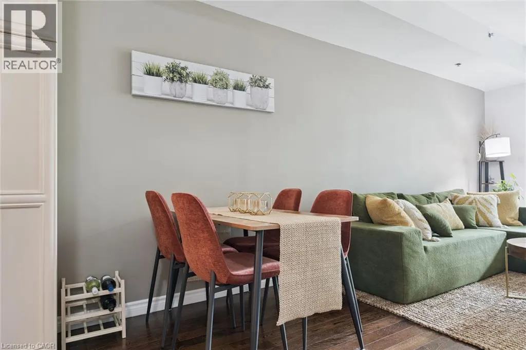 34 PLAINS Road E Unit# 208 #208