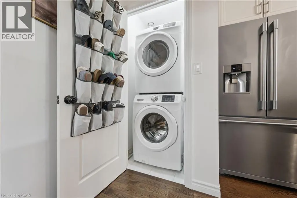 34 PLAINS Road E Unit# 208 #208