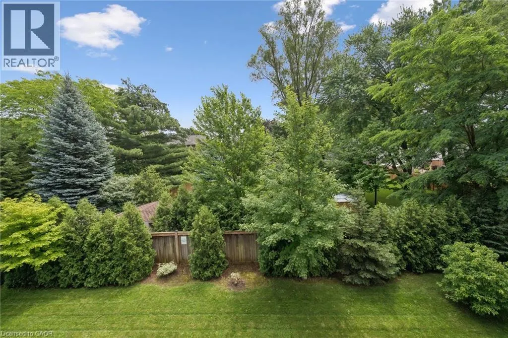 34 PLAINS Road E Unit# 208 #208